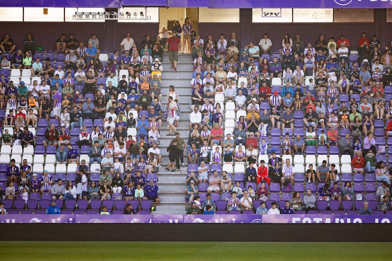 Imágenes del partido entre el Real Valladolid y el AVS Futebol portugués (1/2)