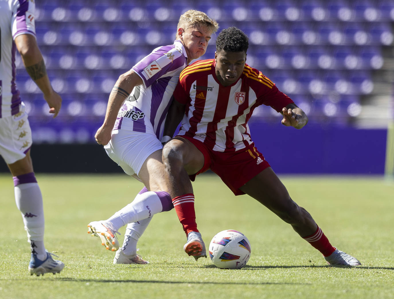 Imágenes del partido entre el Real Valladolid y el AVS Futebol portugués (1/2)