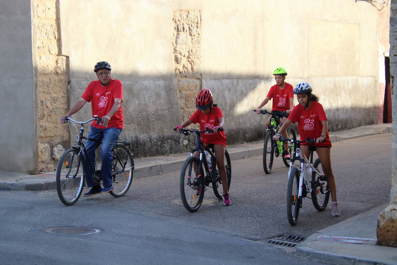 Tordehumos celebra la 25 edición de su marcha cicloturista (1/3)