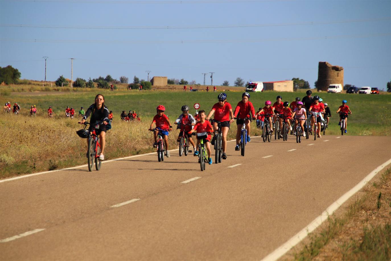 Tordehumos celebra la 25 edición de su marcha cicloturista (2/3)