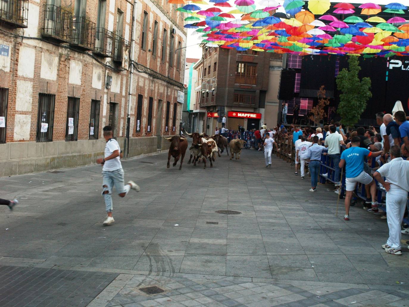 El primer día de las fiestas populares de agosto de Íscar, en imágenes (1/2)
