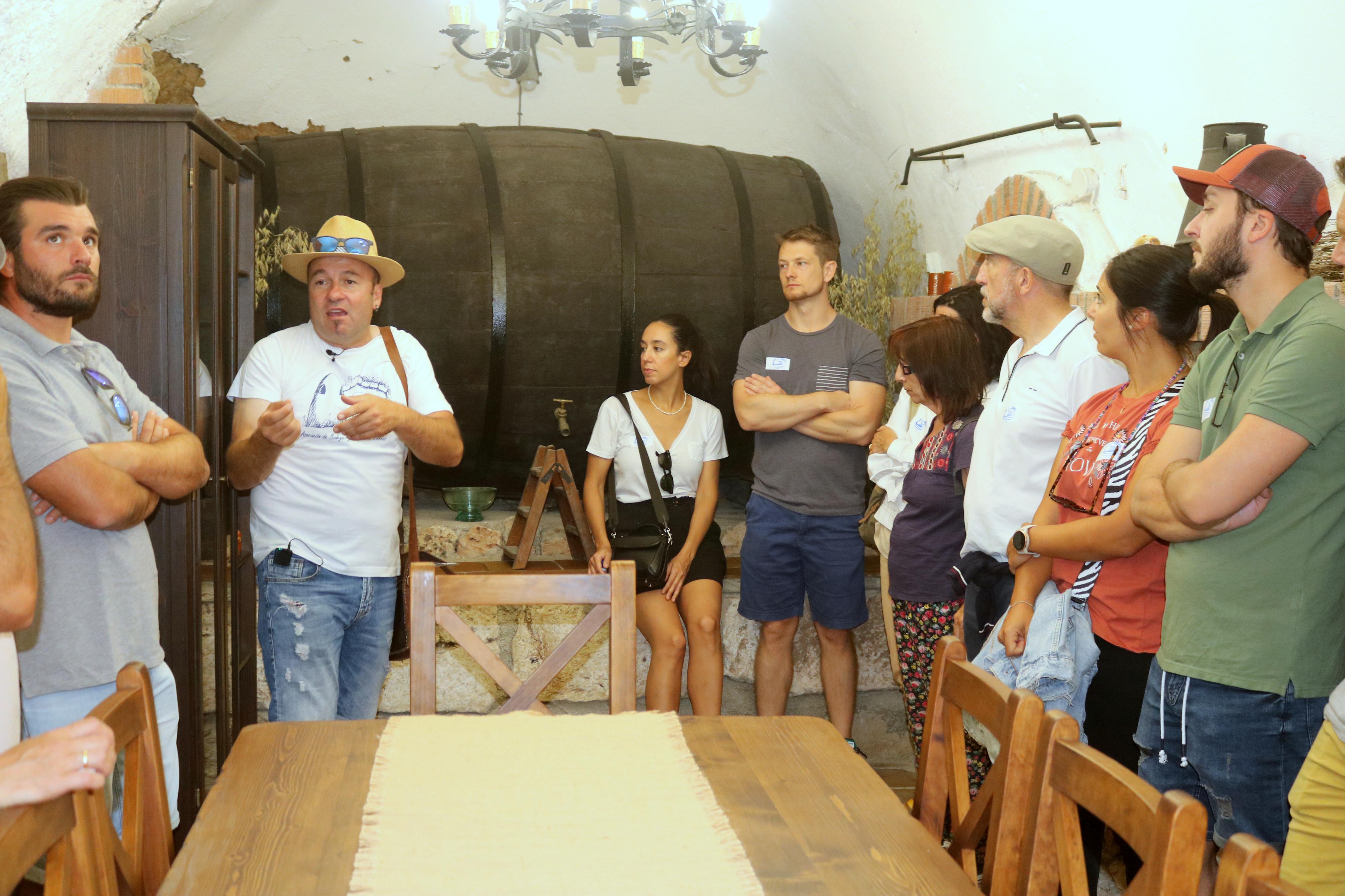 Ruta por las Bodegas y Cuevas de Dueñas