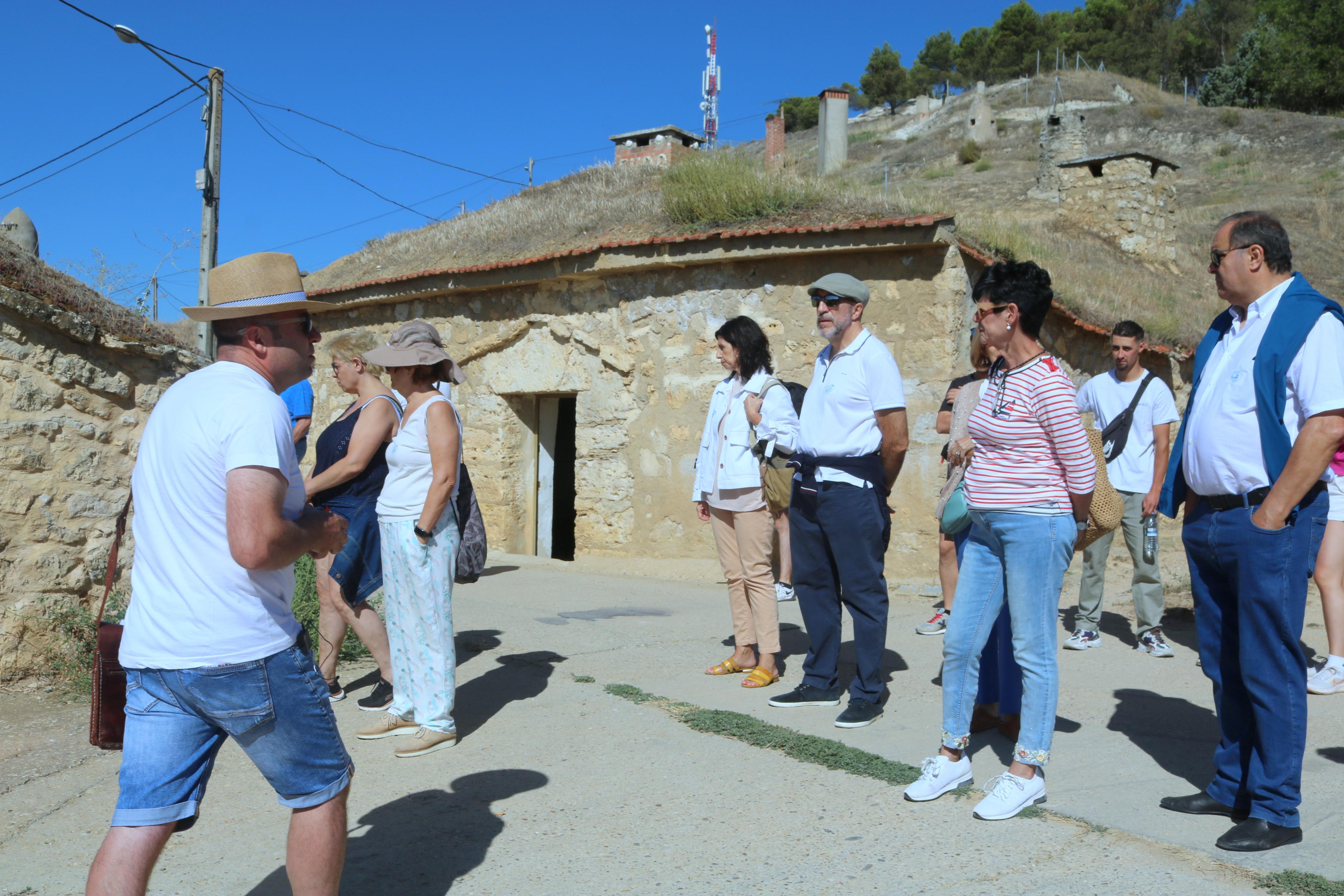 Ruta por las Bodegas y Cuevas de Dueñas