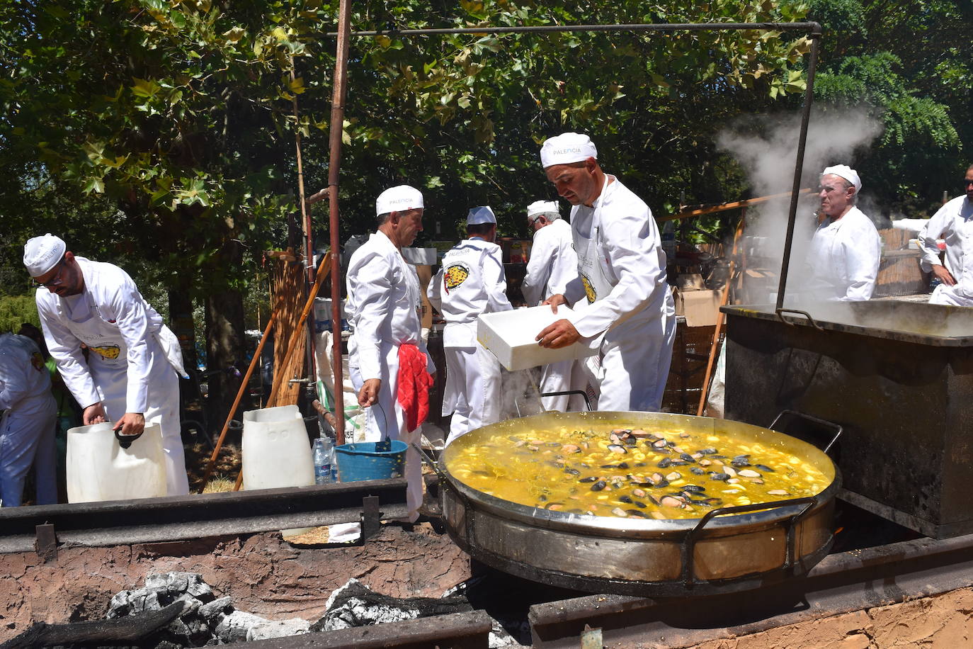 Olleros de Pisuerga reparte 1.700 raciones de paella