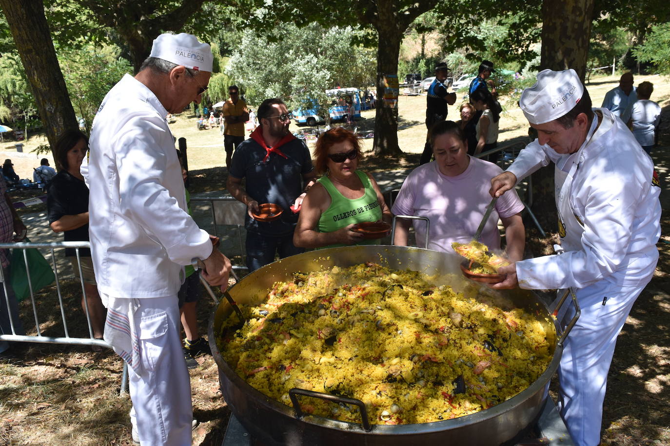 Olleros de Pisuerga reparte 1.700 raciones de paella