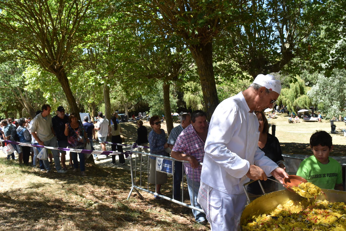 Olleros de Pisuerga reparte 1.700 raciones de paella