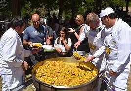 Olleros de Pisuerga reparte 1.700 raciones de paella