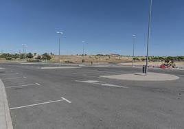 Espacio del complejo deportivo Los Escobares, de La Lastrilla, en el que se ubicarán las orquestas.