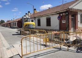 Obras en la calle Moisés Magdaleno del barrio de San Gil.