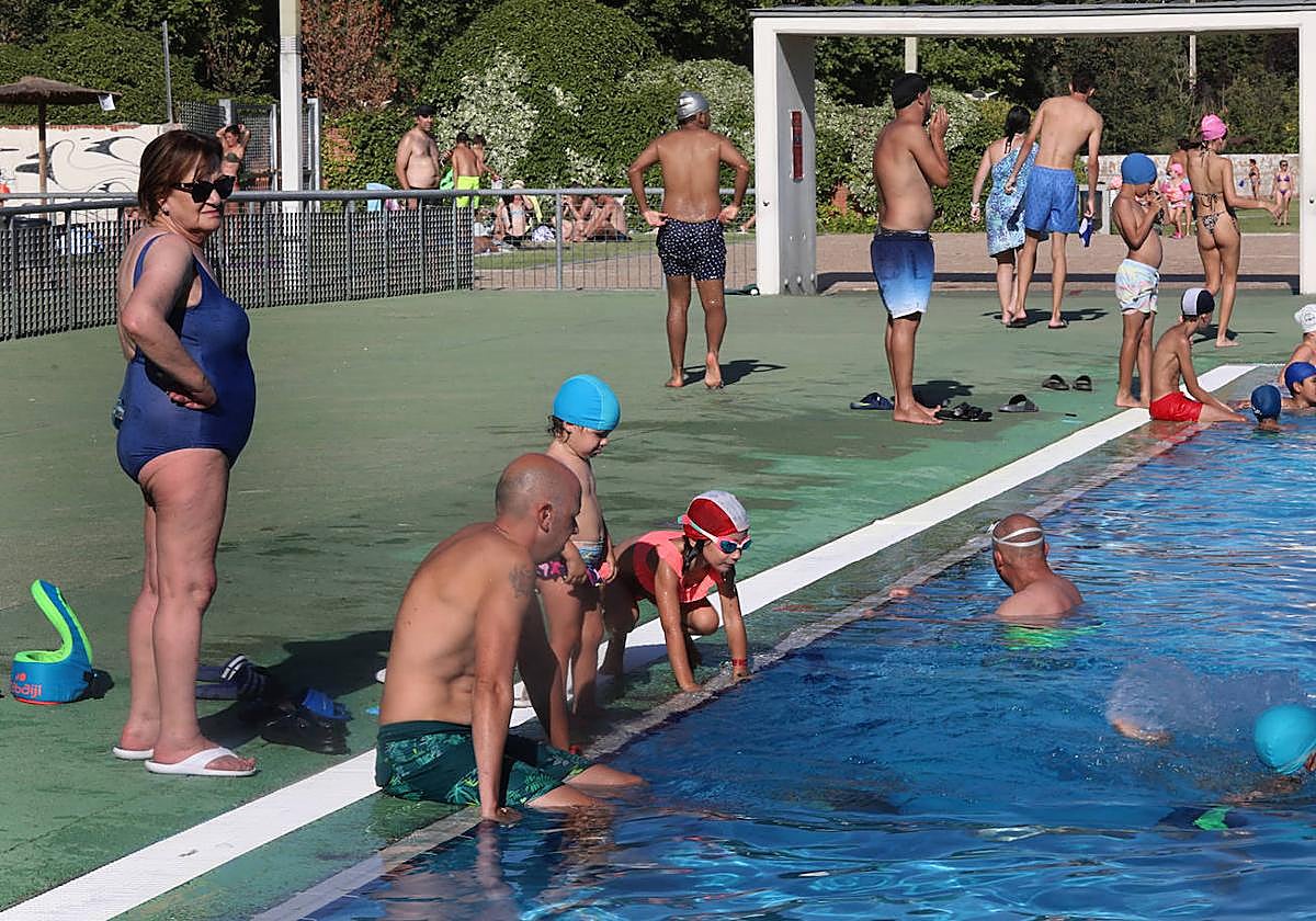 Las piscinas de Palencia, buen refugio contra el calor