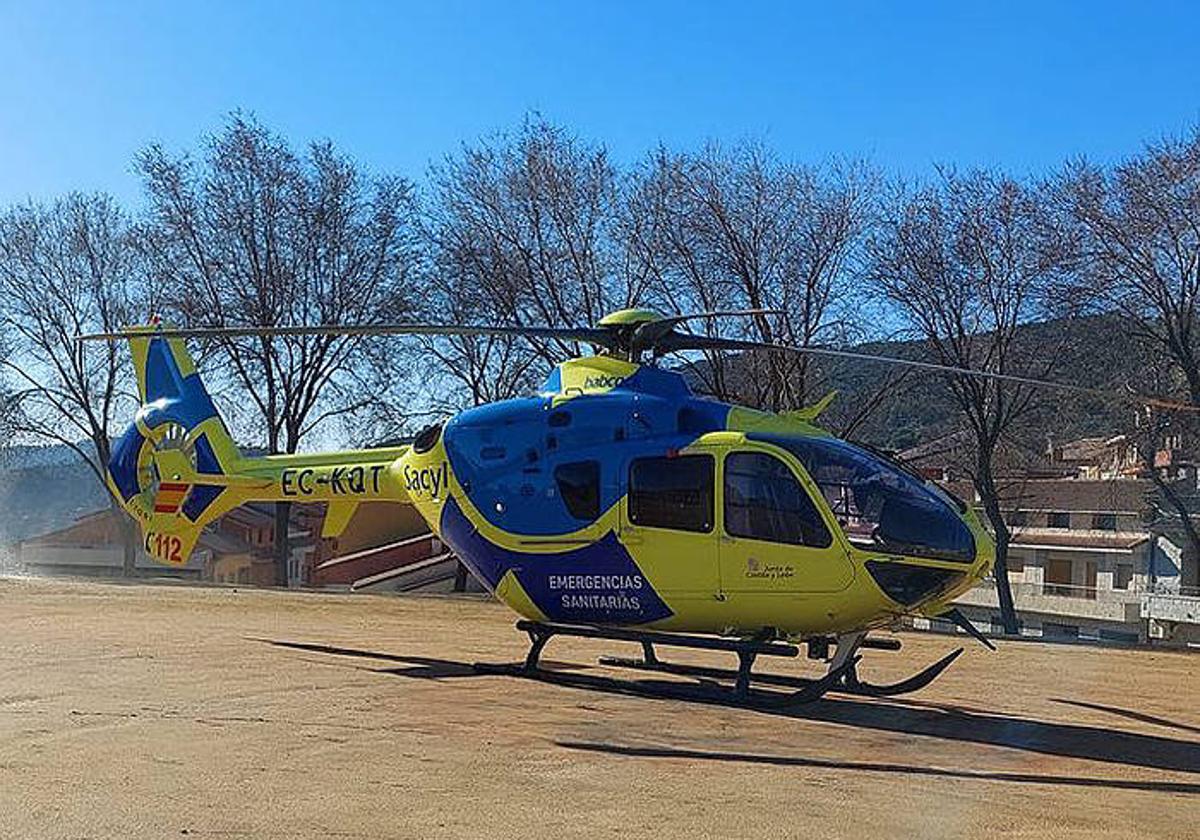 Un helicóptero medicalizado de Sacyl.