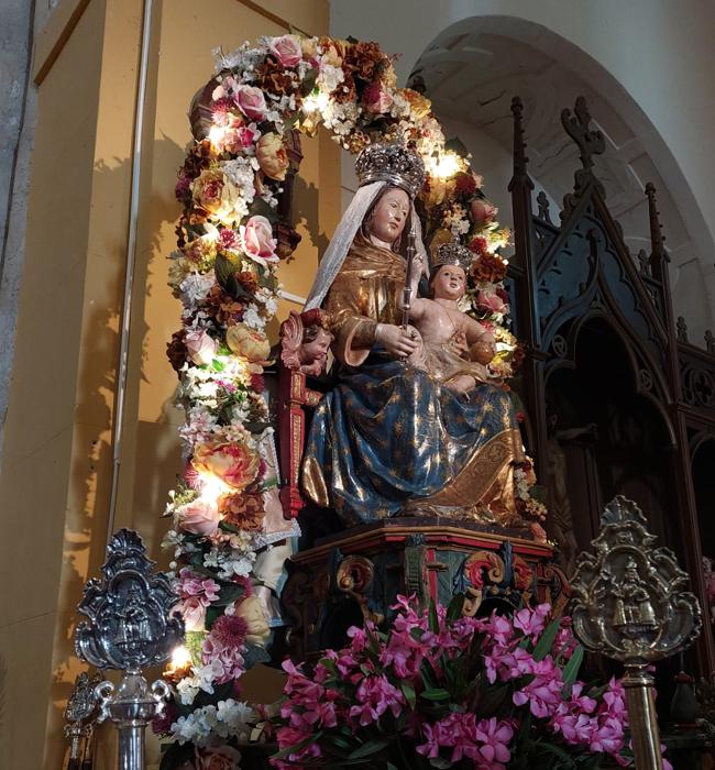 Talla de la Virgen de las Fuentes.