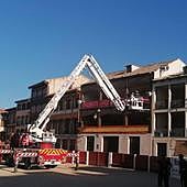 Retiran un enjambre de la plaza del Coso de Peñafiel a escasos días de las fiestas