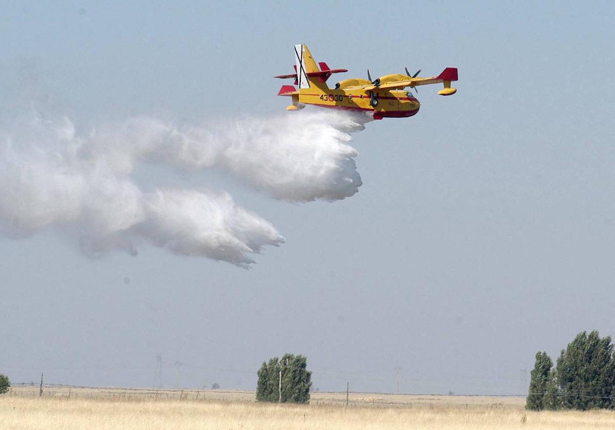 avión anti incendios.