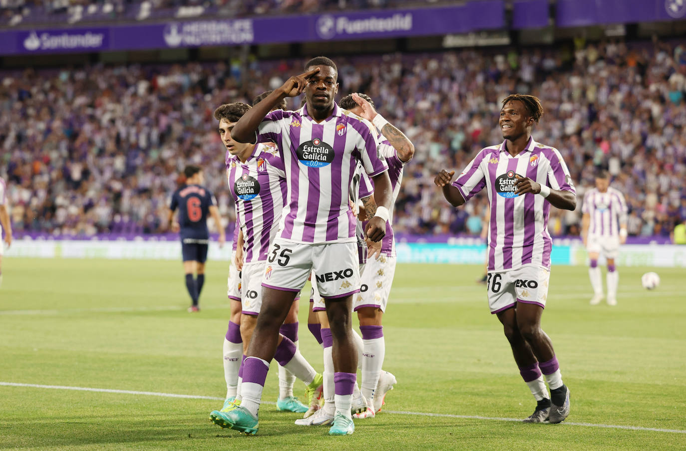 La victoria del Real Valladolid ante el Sporting de Gijón, en imágenes