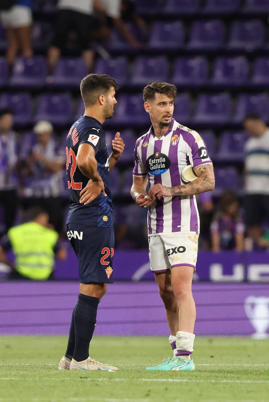 La victoria del Real Valladolid ante el Sporting de Gijón, en imágenes