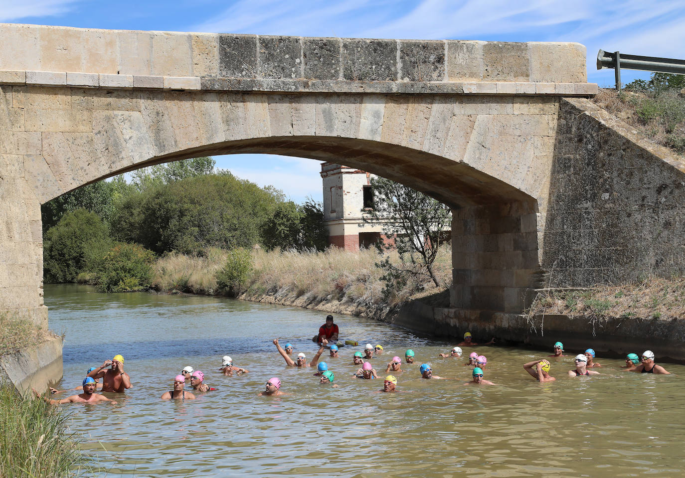 V Travesía a nado Canal de Castilla en Paredes de Nava