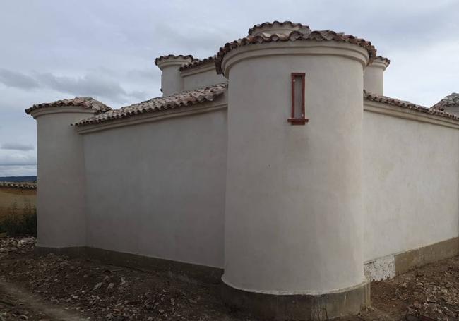 Palomar arreglado con forma de castillo en Astudillo.