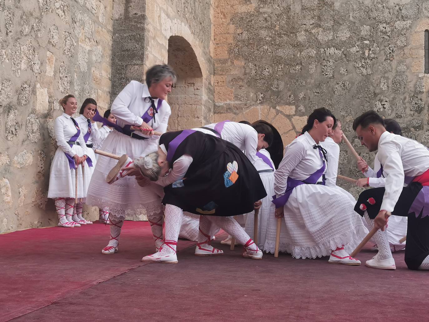 Torrelobatón celebra su XV Certamen de Paloteo