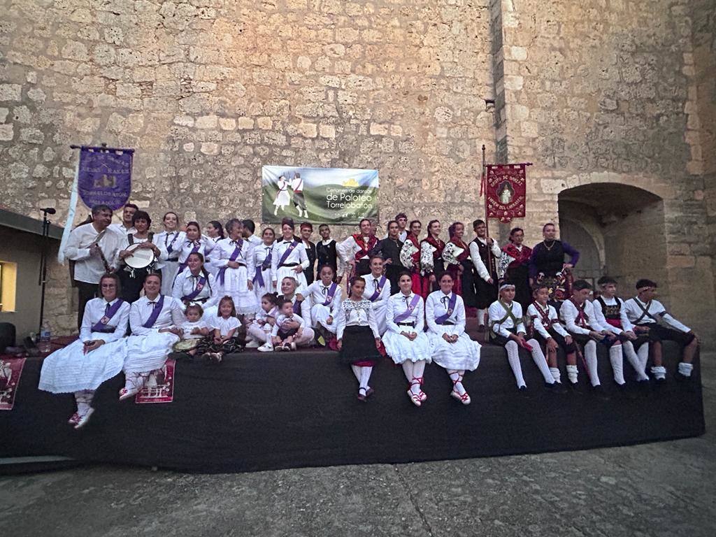 Torrelobatón celebra su XV Certamen de Paloteo