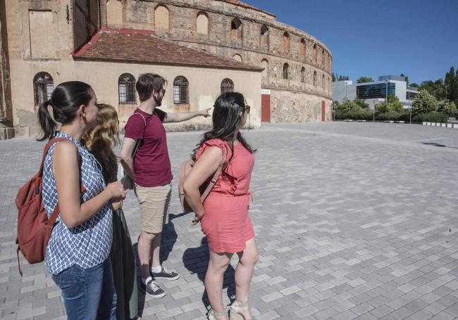 Entorno de la plaza de toros de Segovia.