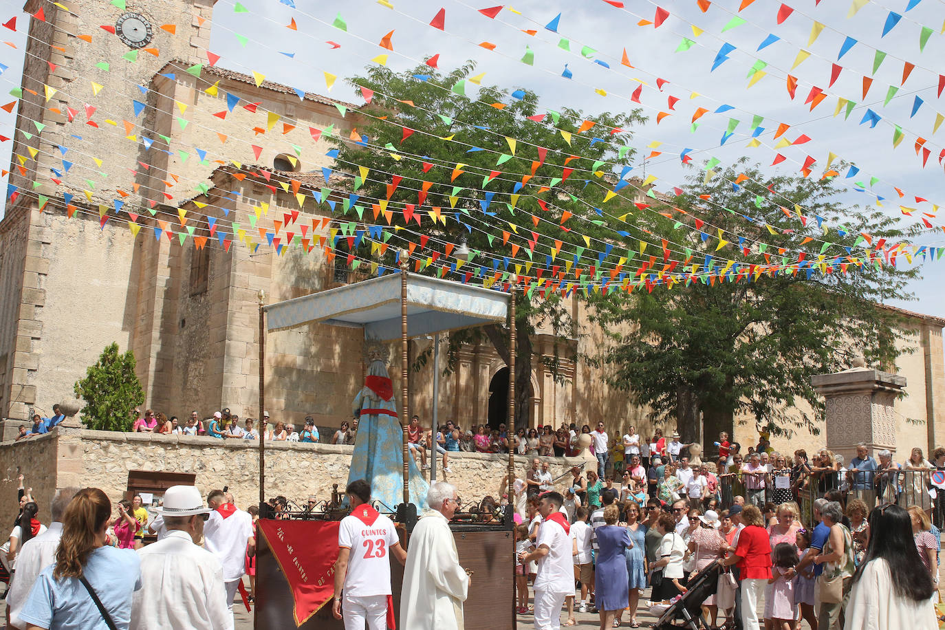 Procesión de la Virgen de la Asunción en Cantalejo