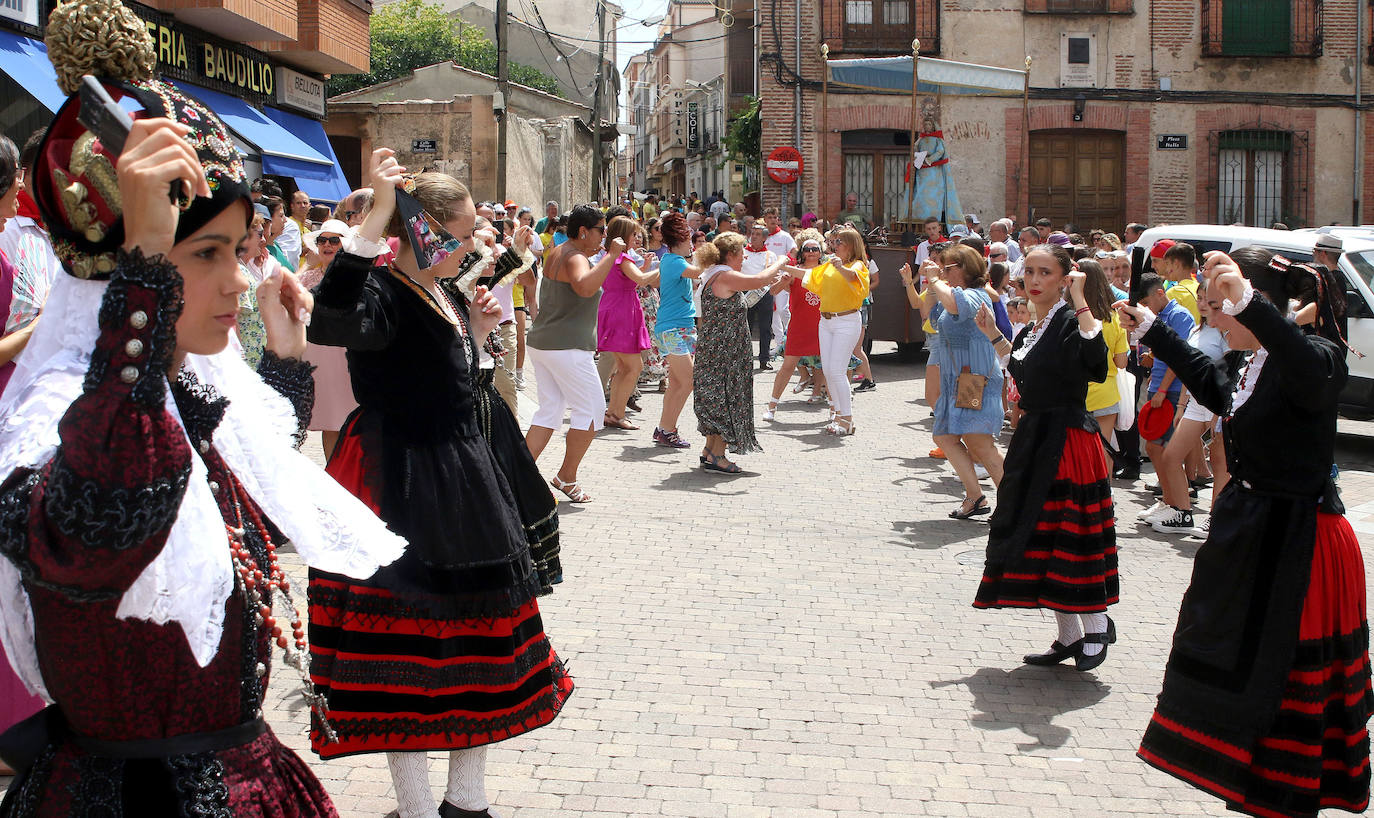 Procesión de la Virgen de la Asunción en Cantalejo