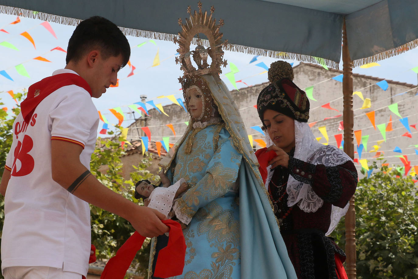 Procesión de la Virgen de la Asunción en Cantalejo