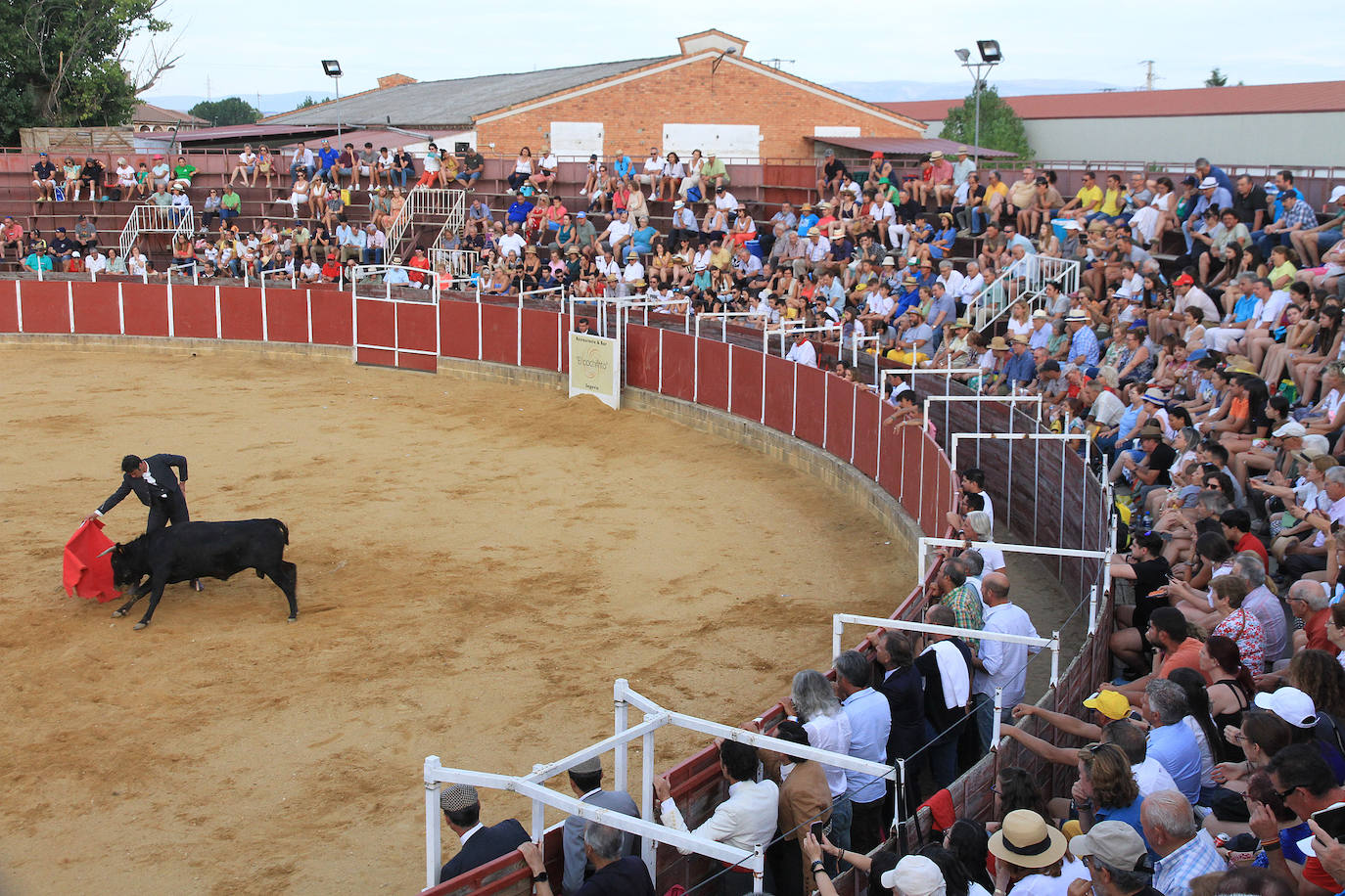 Jesulín de Ubrique reaparece en la plaza de toros de Mozoncillo