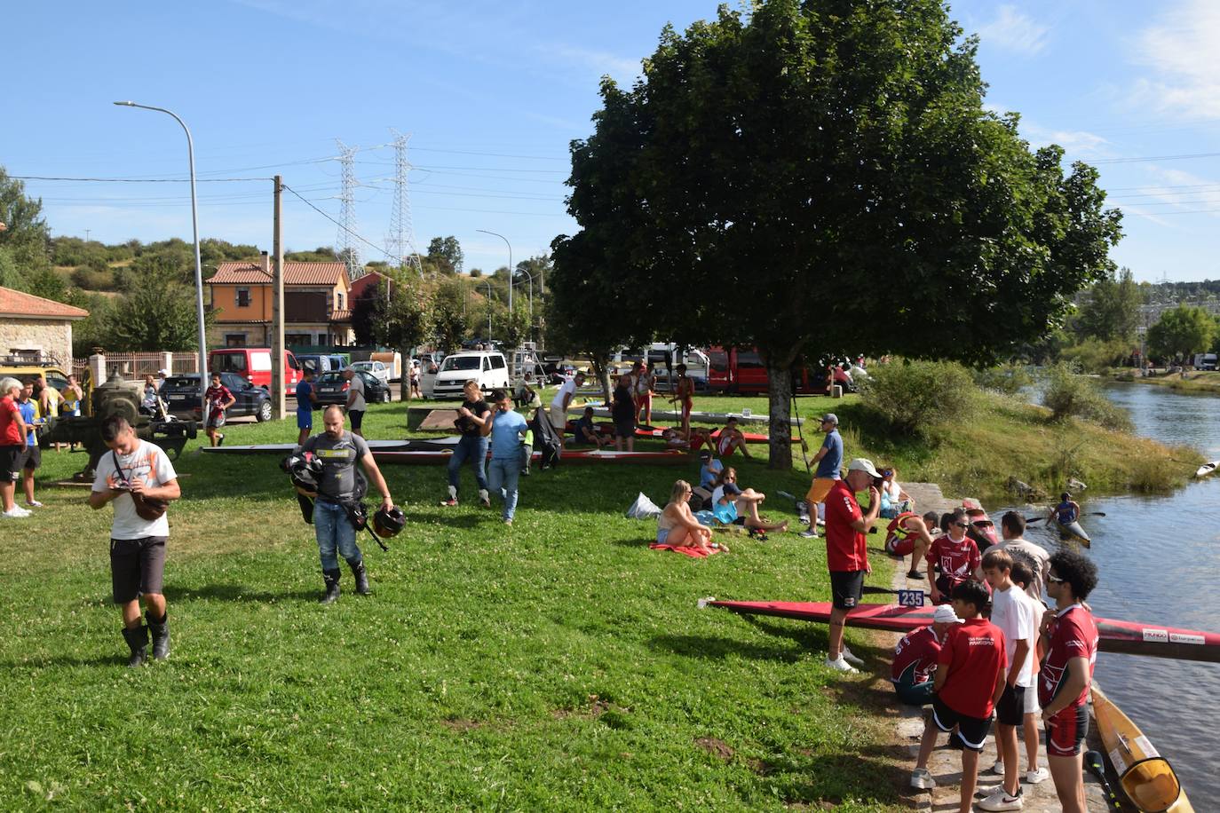 Mara Santos desata fuertes aplausos en la Regata en Velilla