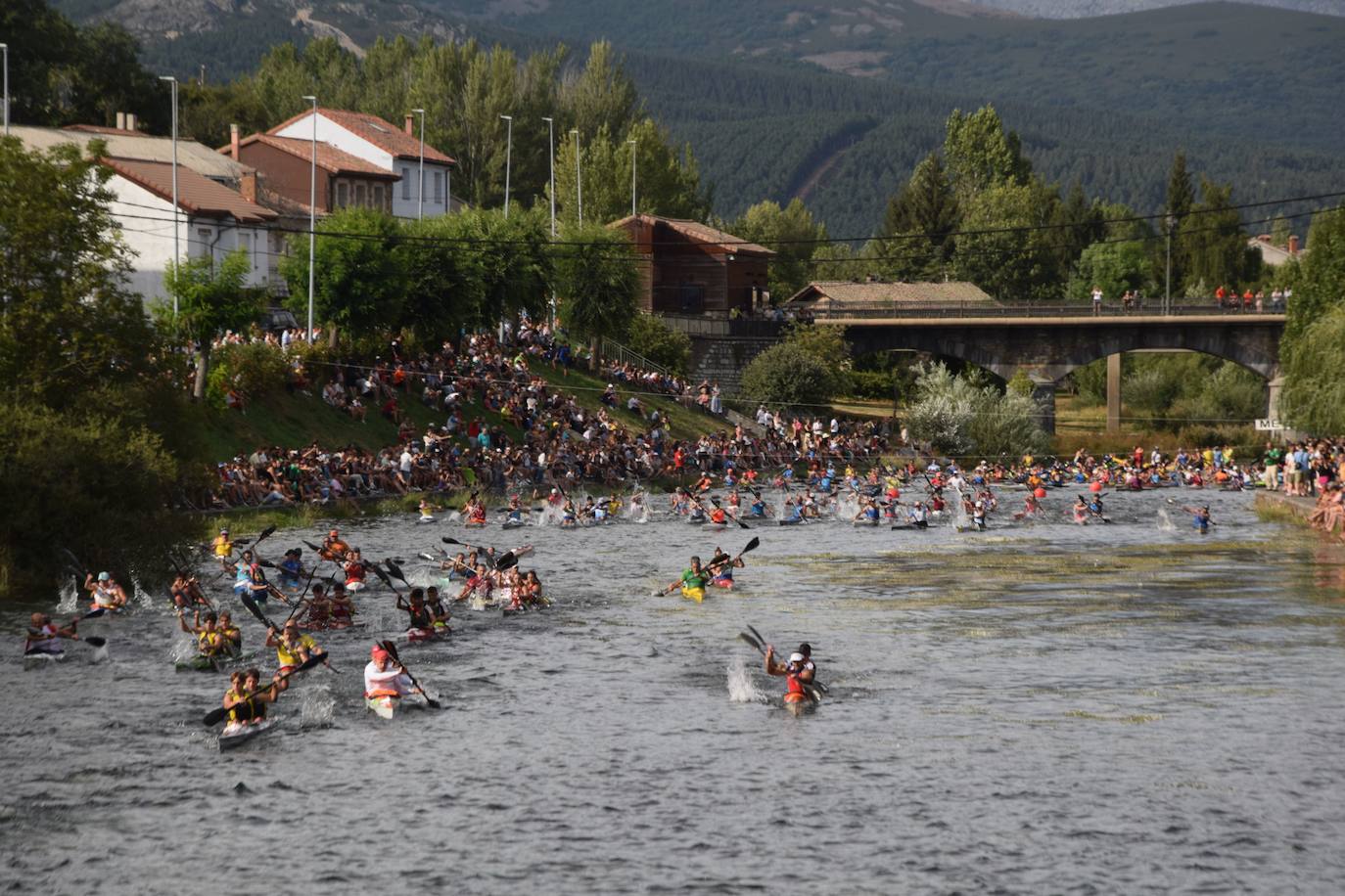 Mara Santos desata fuertes aplausos en la Regata en Velilla