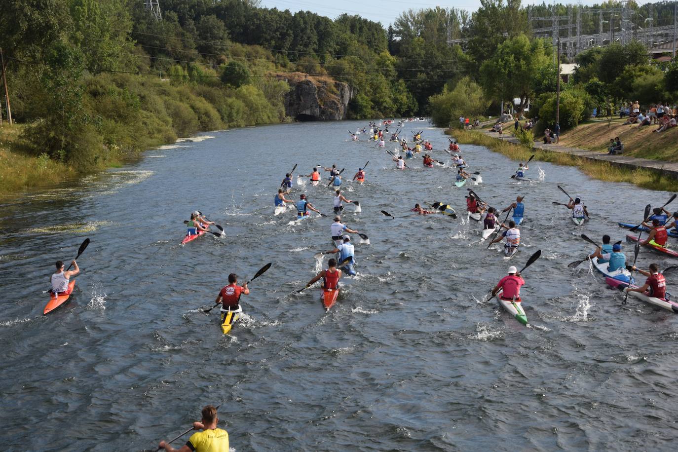 Mara Santos desata fuertes aplausos en la Regata en Velilla