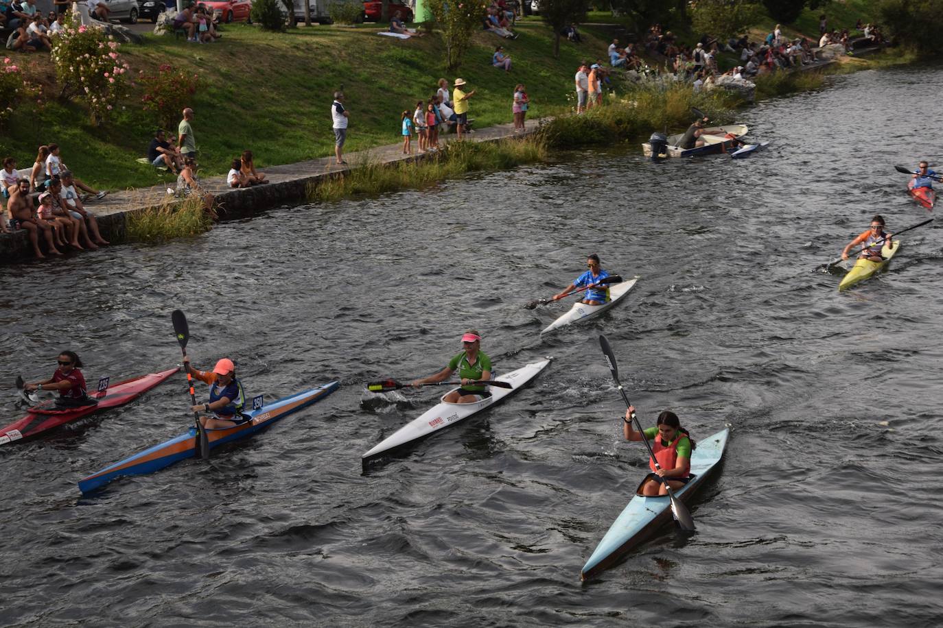 Mara Santos desata fuertes aplausos en la Regata en Velilla