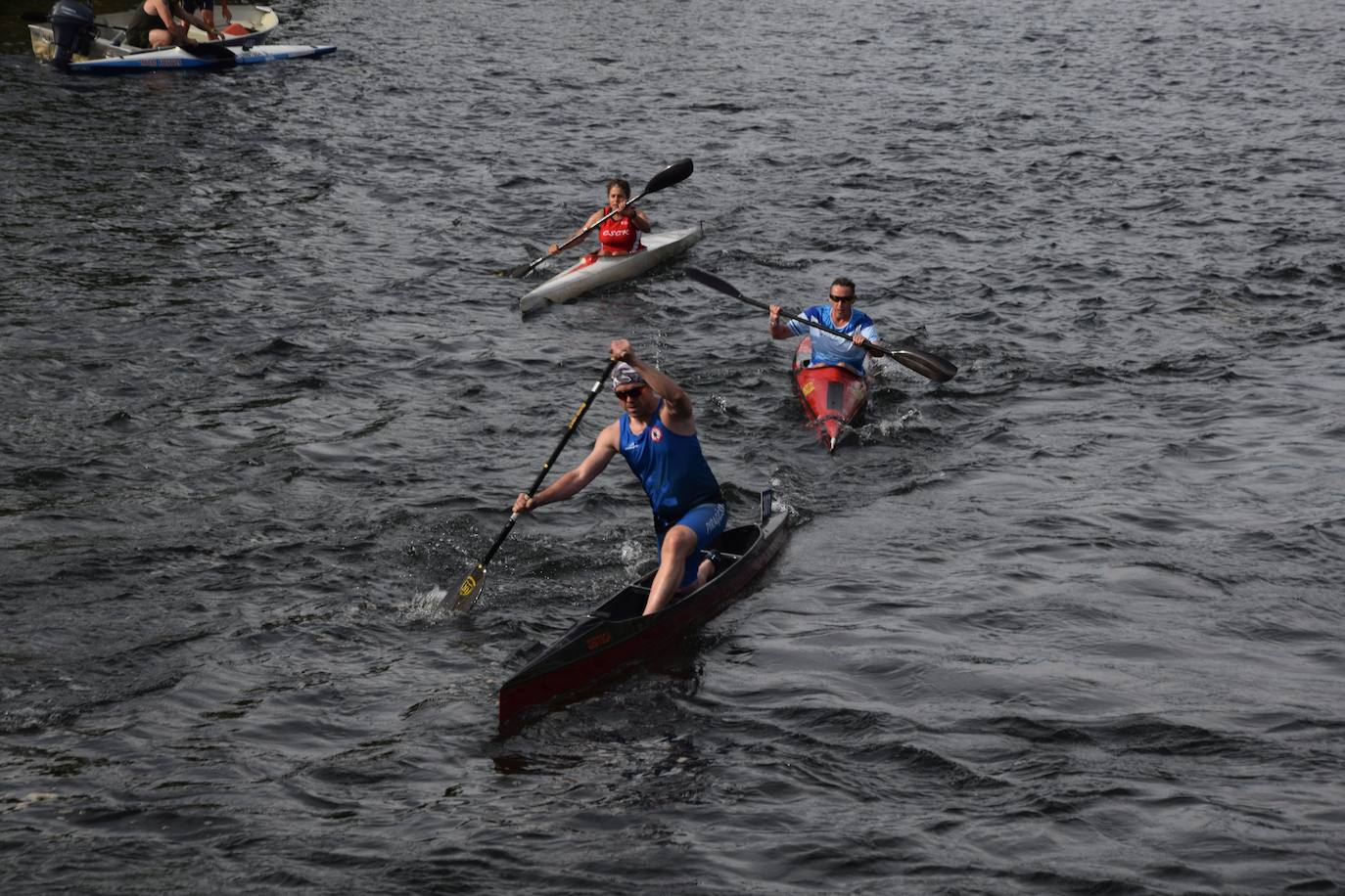 Mara Santos desata fuertes aplausos en la Regata en Velilla