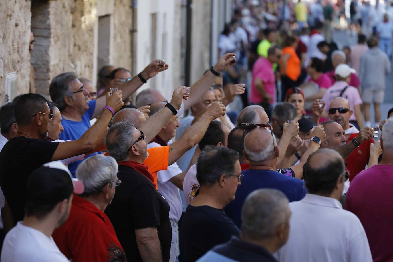 En imágenes, el encierro y la capea matinal de Peñafiel