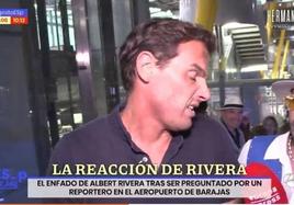 La reacción de Albert Rivera ante las preguntas de los periodistas.