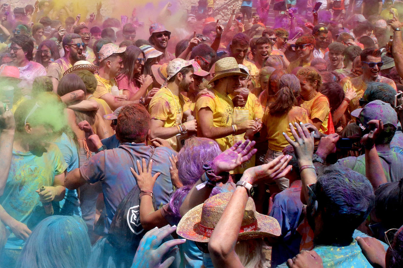 Vermú 'holi' en Cantalejo.