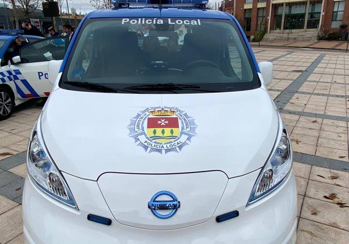 Un coche patrulla de la Policía Local de Arroyo.