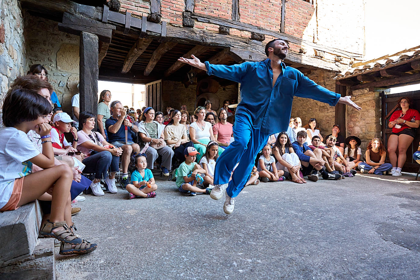 La danza abre otra vistosa edición de ARCA en Aguilar