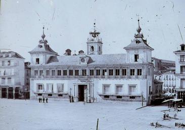 El obelisco de la Plaza Mayor de Valladolid que nadie quería