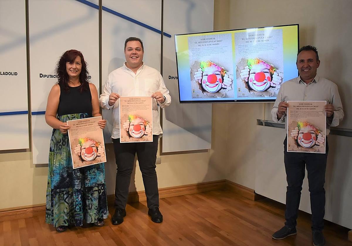 Asunción Bautista (Técnico de Cultura), Jaime Rodríguez (Alcalde) y Alfonso Romo (Diputado provincial), durante la presentación del Festival en la Diputación de Valladolid