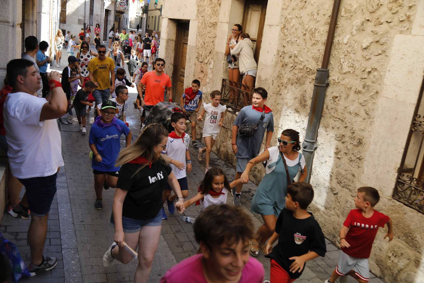 En imágenes, el encierro infantil de Peñafiel