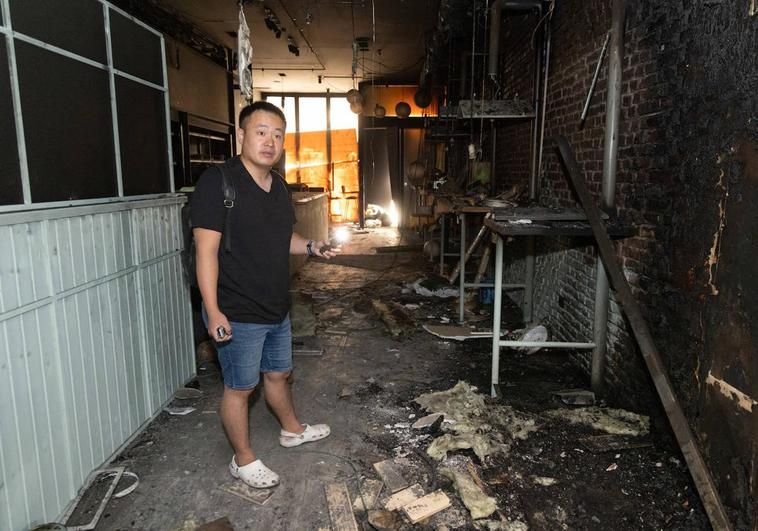 Joaquín, propietario del negocio, en el interior de su futuro restaurante.