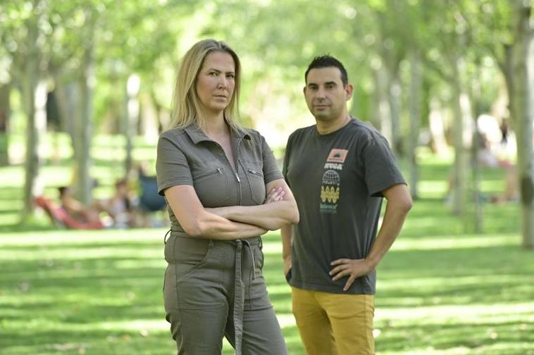 Olga González y Daniel Miguel en el parque de Las Moreras.