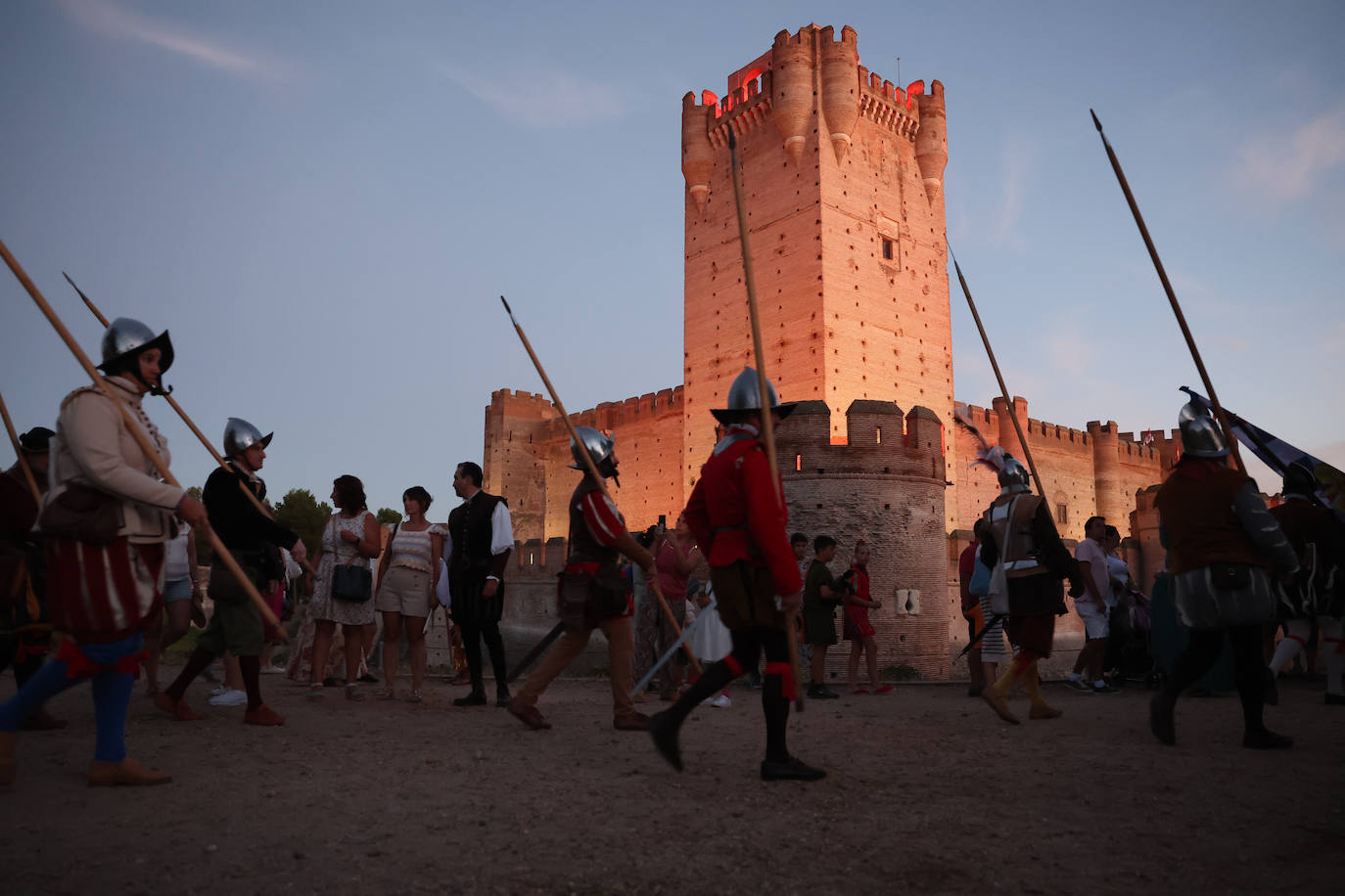 Desfile de antorchas en la Feria Renacentista de Medina del Campo