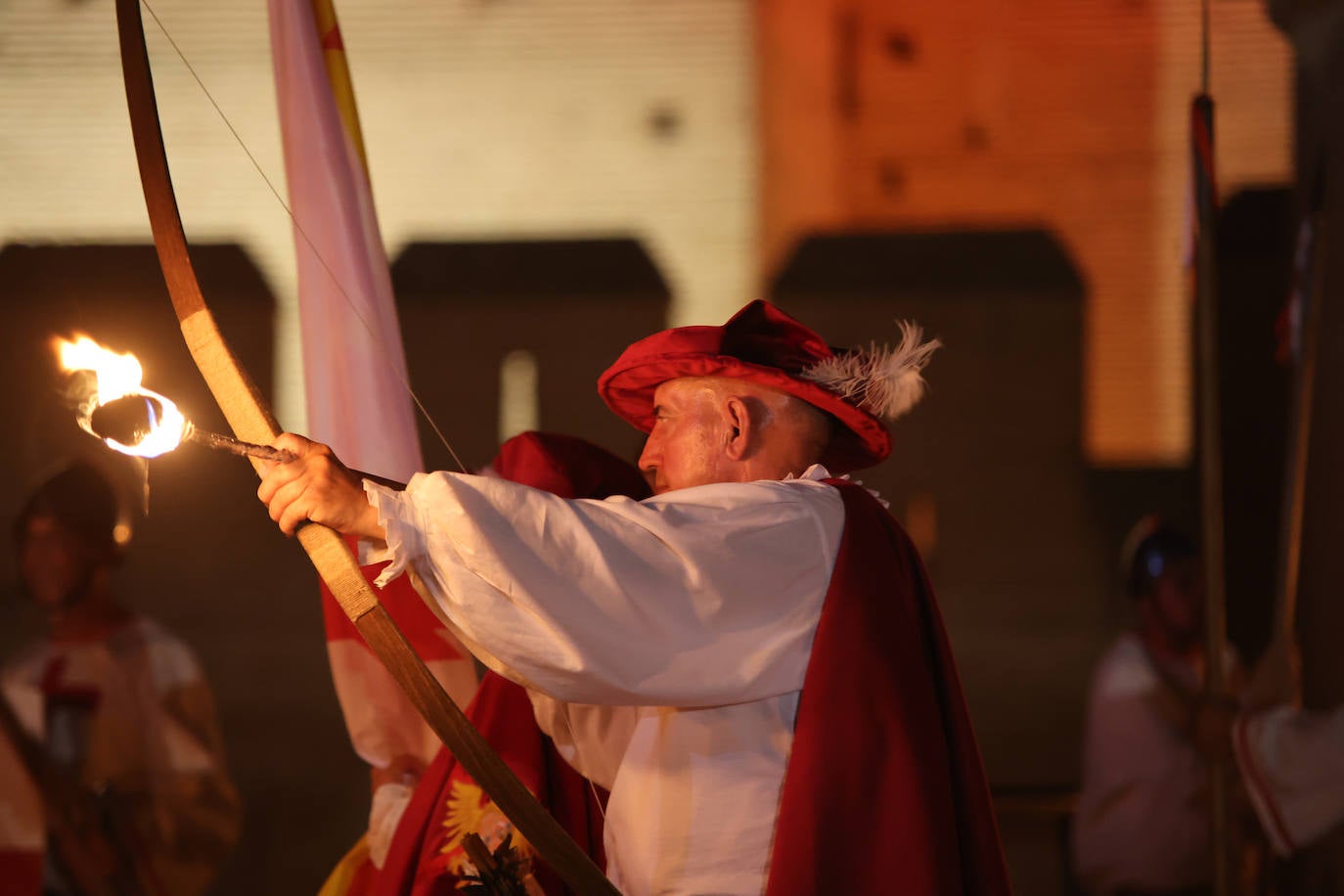 Desfile de antorchas en la Feria Renacentista de Medina del Campo