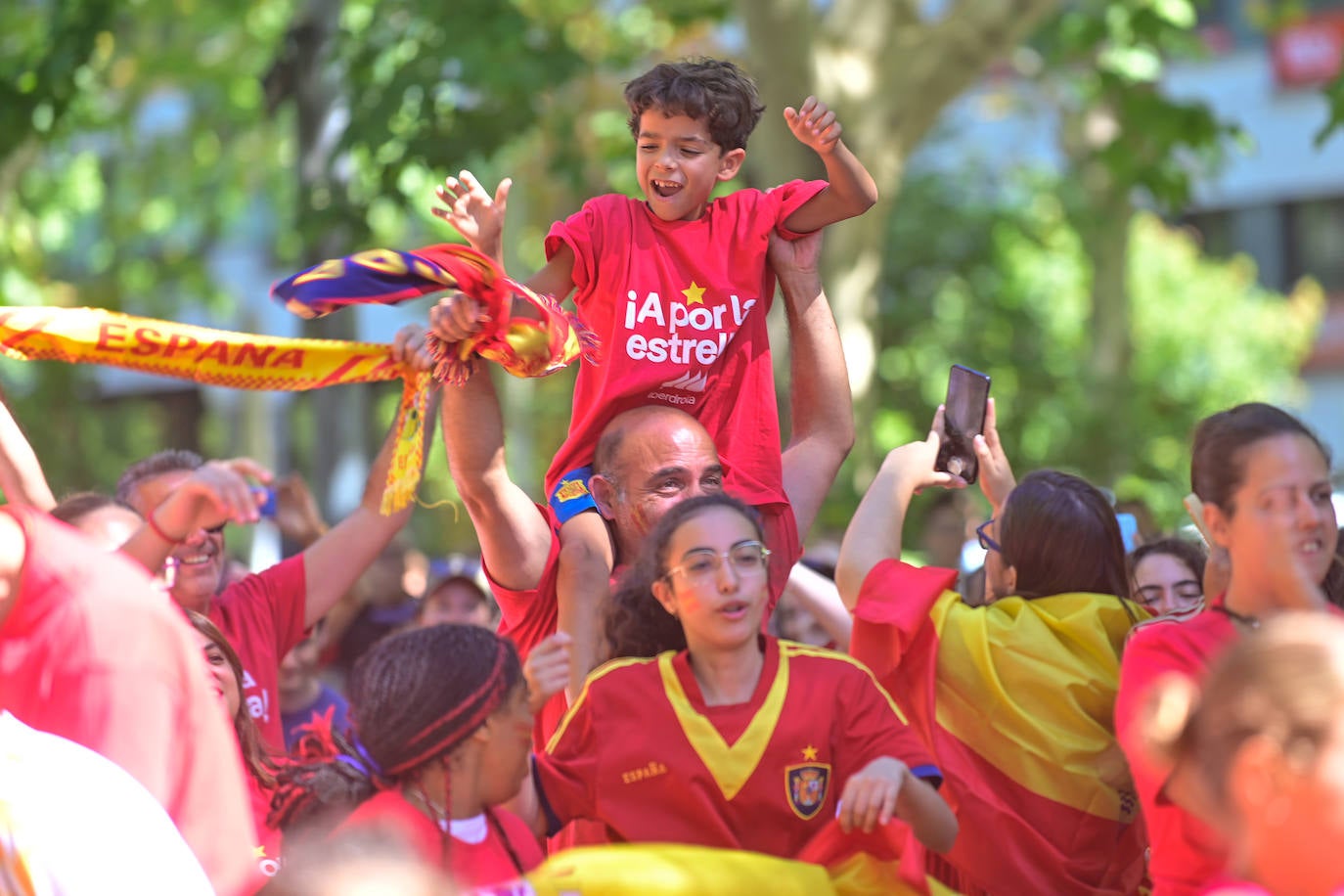 Cientos de personas vibran en Valladolid con el Mundial Femenino conquistado por España