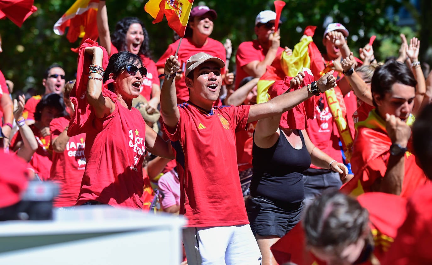 Cientos de personas vibran en Valladolid con el Mundial Femenino conquistado por España