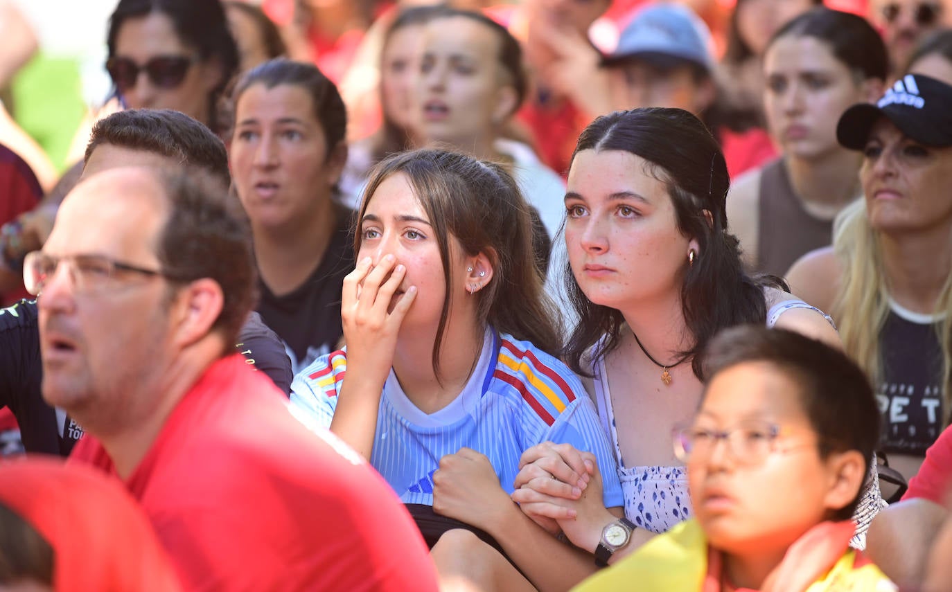 Cientos de personas vibran en Valladolid con el Mundial Femenino conquistado por España