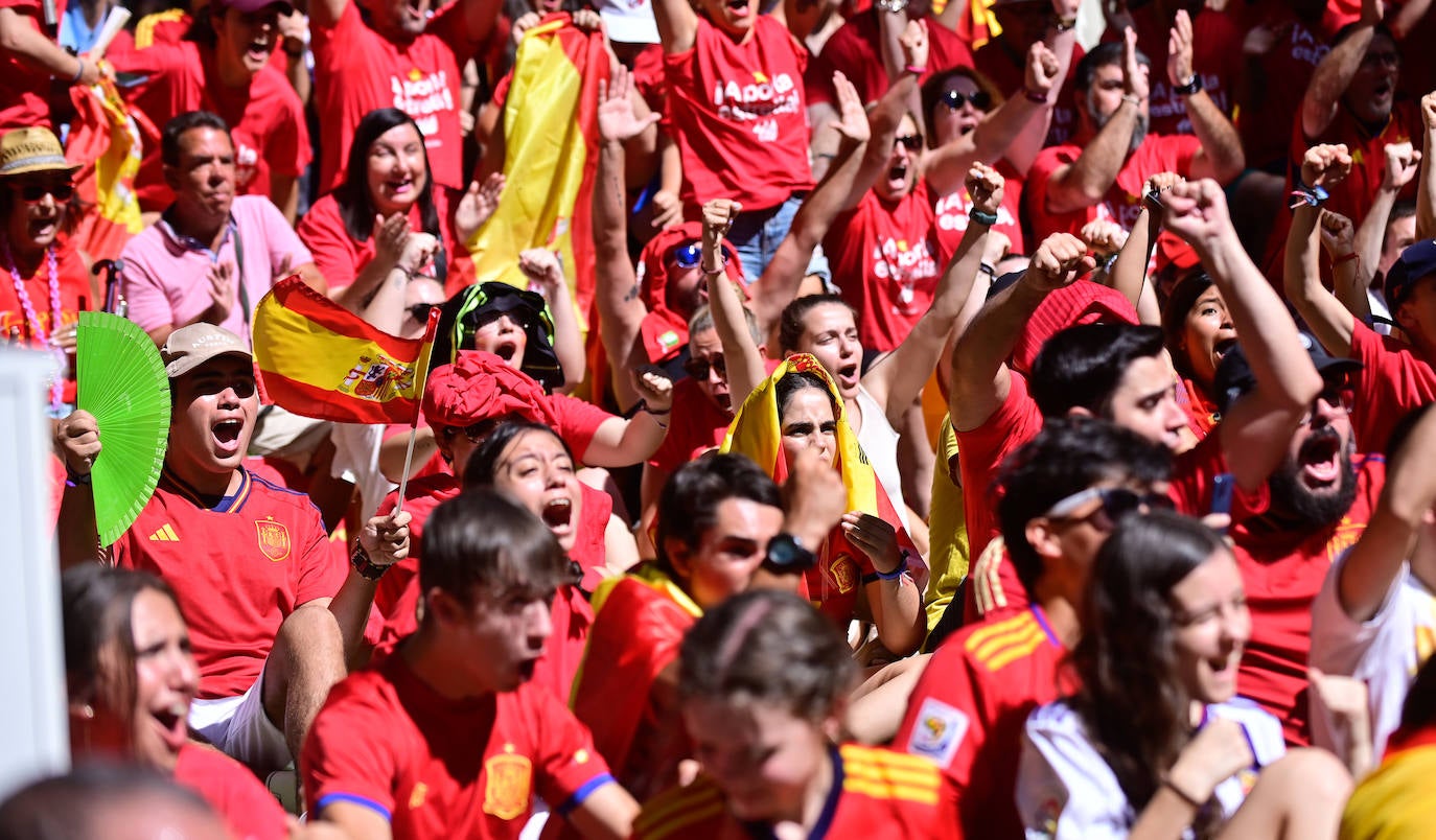 Cientos de personas vibran en Valladolid con el Mundial Femenino conquistado por España